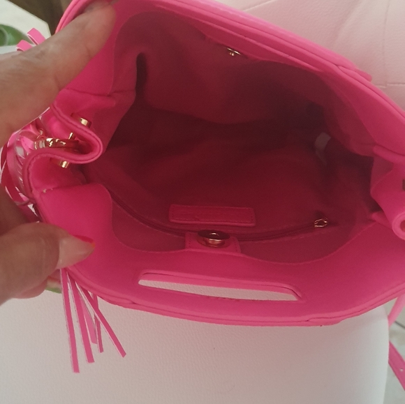 Bag - Picture 2 of 4